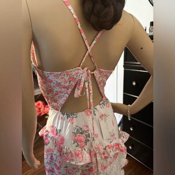 NIP-Floral and Lace Maxi V Neck Dress - Picture 7 of 11